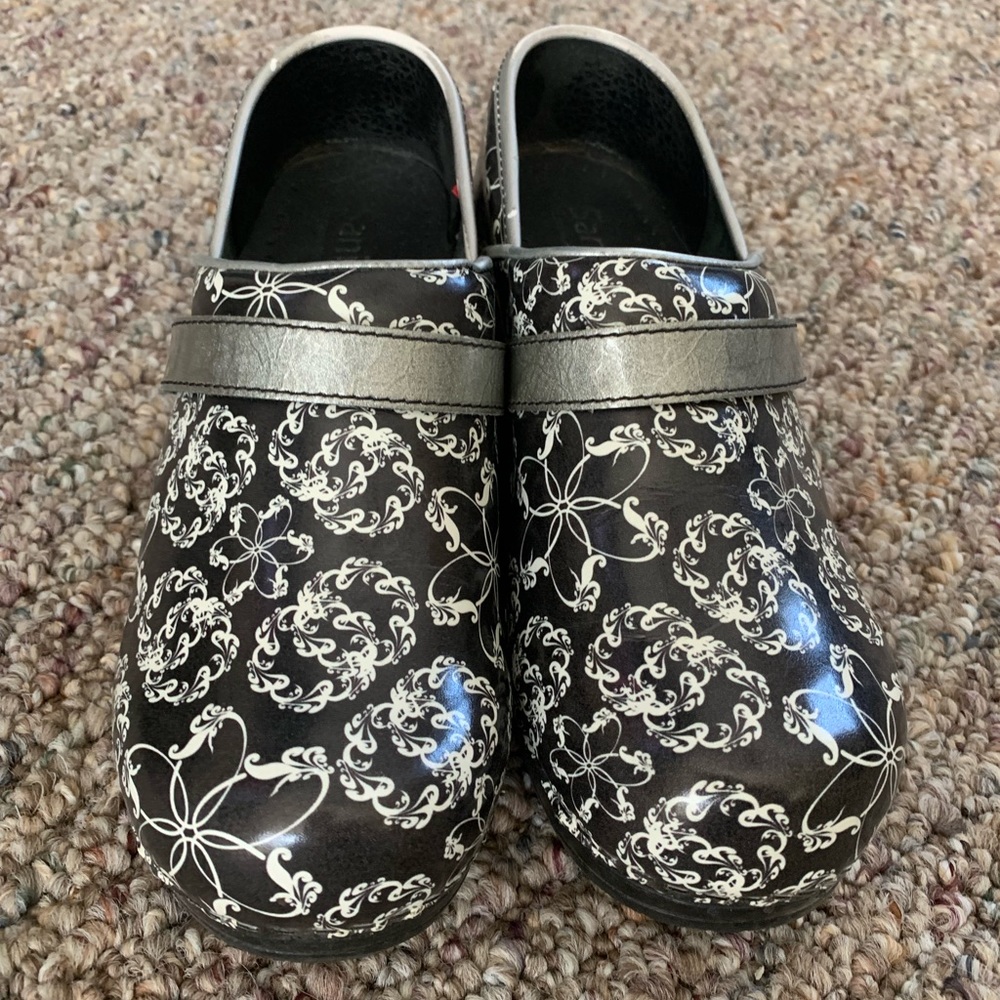 Sanita clogs